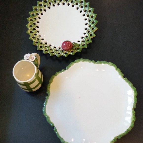 Vintage porcelain set of 2 plates & tea/coffee cup - Picture 4 of 5
